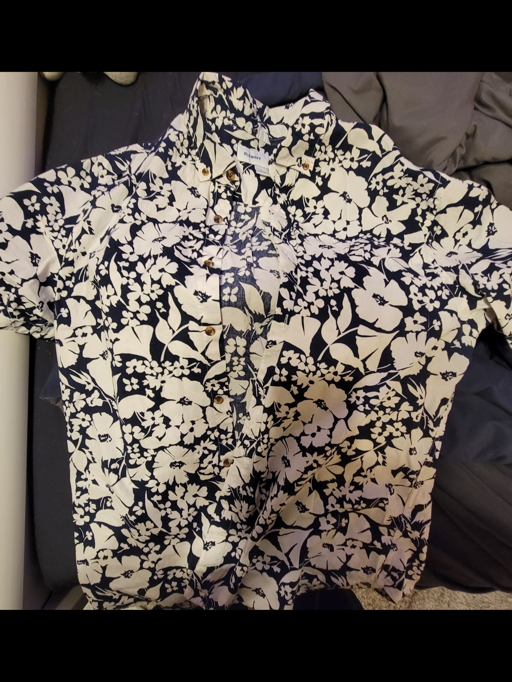 Old Navy Navy & White Floral Short-Sleeve Button-Down Shirt